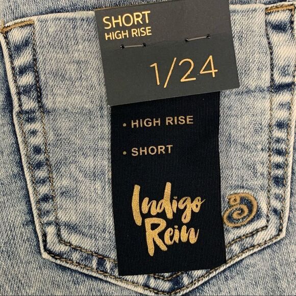 Indigo Rein Recycled Juniors Acid Wash Distressed Denim Bermuda Shorts, Sz 1/24 - Picture 11 of 14